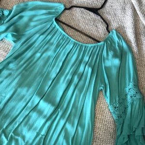 Off shoulder boutique shirt